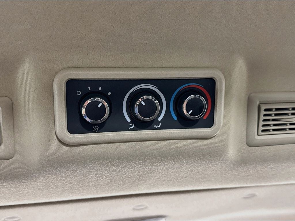 2023 Chevrolet Express Passenger 2500 1LS