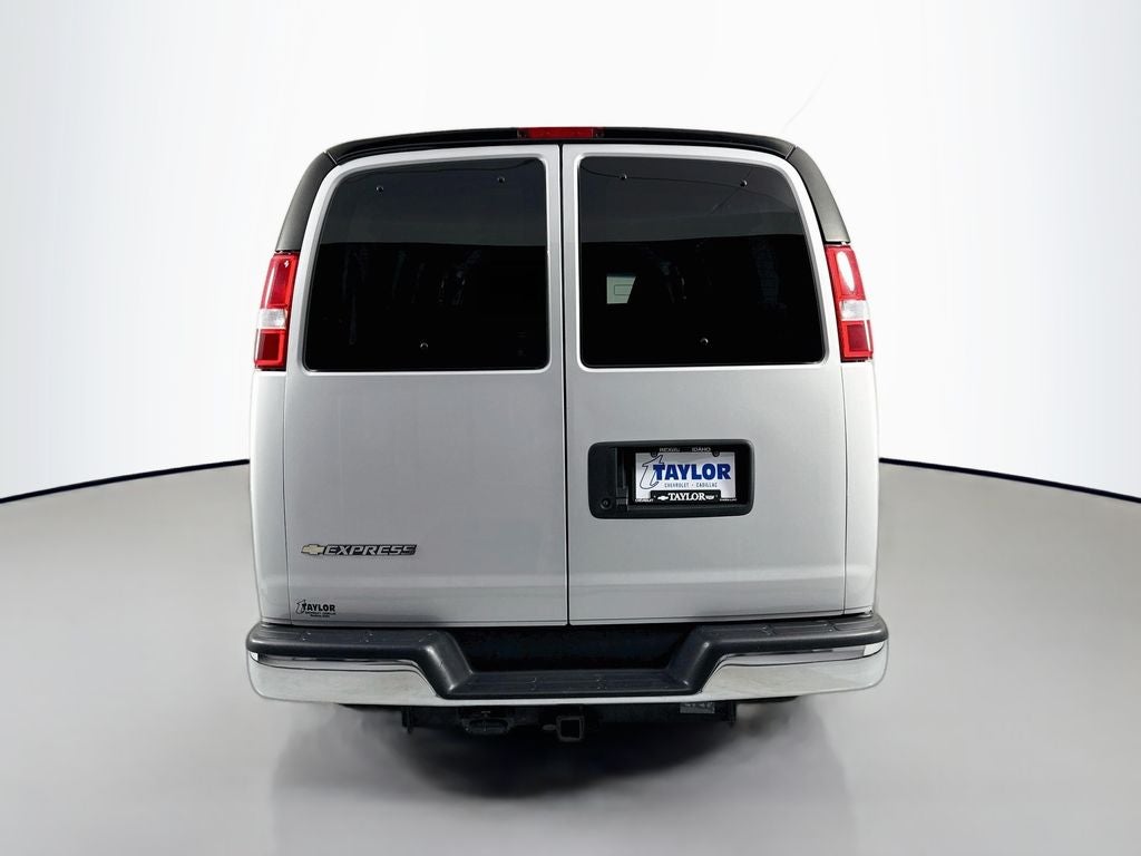 2023 Chevrolet Express Passenger 2500 1LS