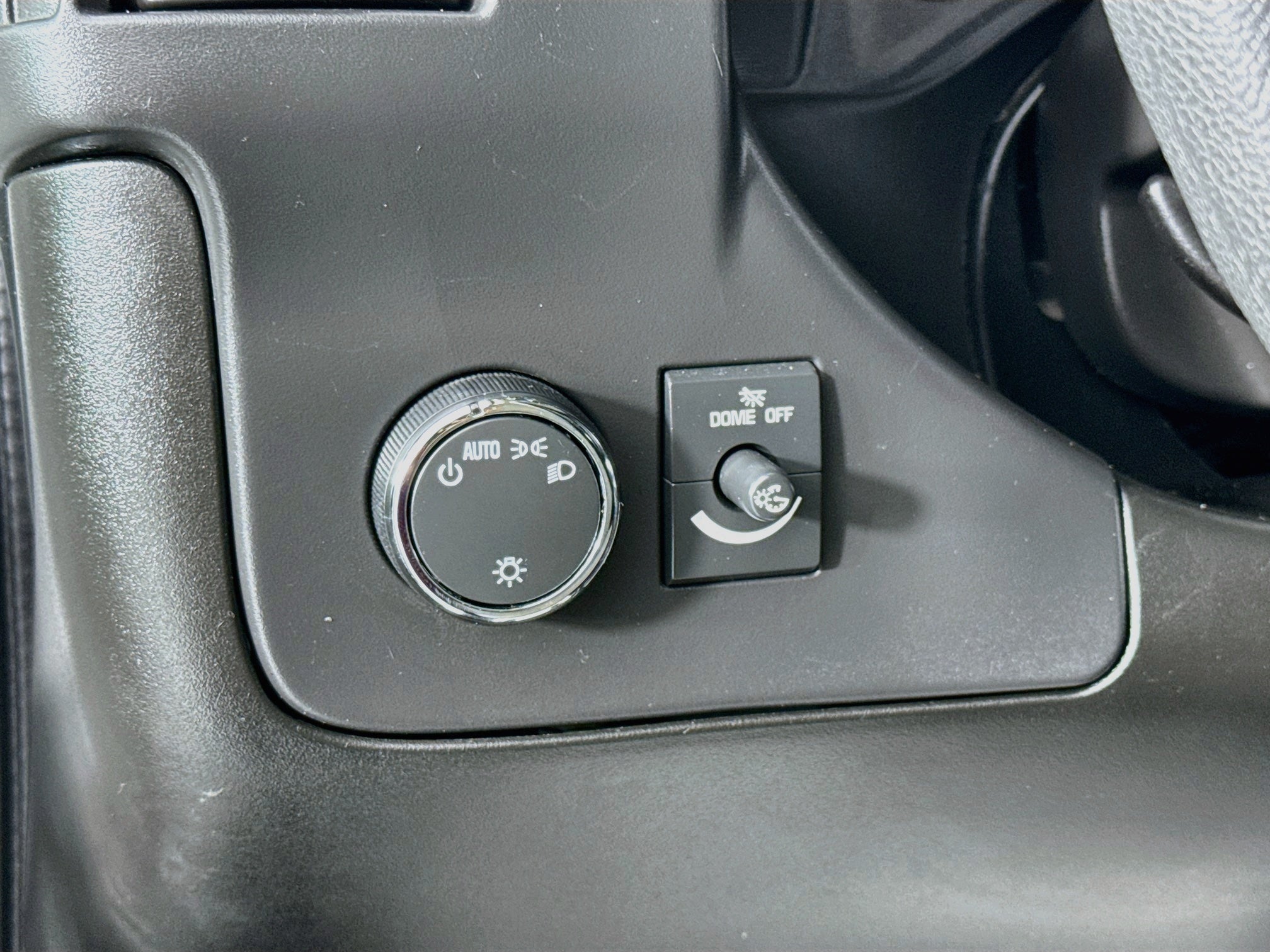 2024 Chevrolet Express Passenger 3500 1LT