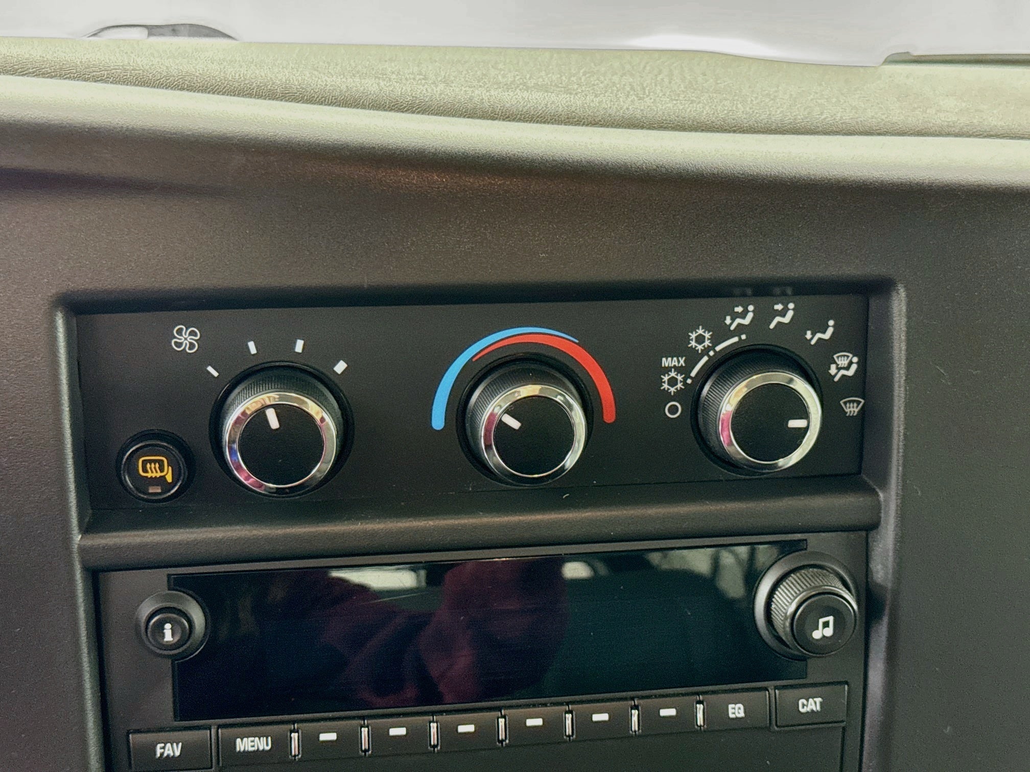 2024 Chevrolet Express Passenger 3500 1LT