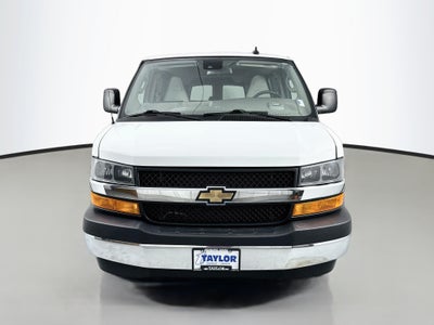 2024 Chevrolet Express Passenger 3500 1LT