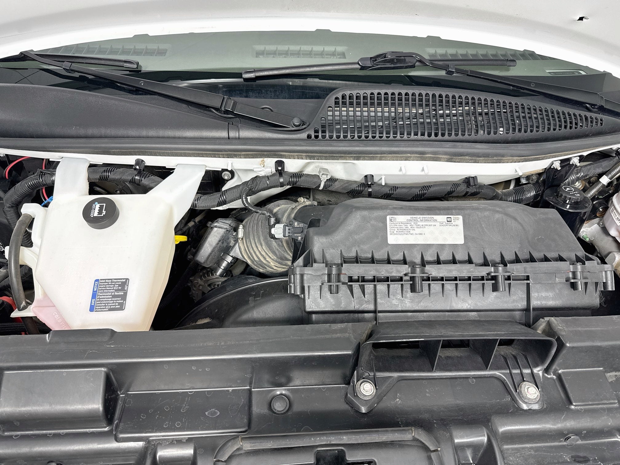 2024 Chevrolet Express Passenger 3500 1LT