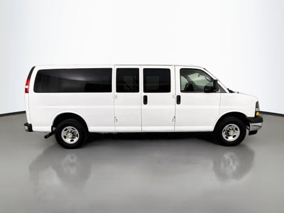 2024 Chevrolet Express Passenger 3500 1LT