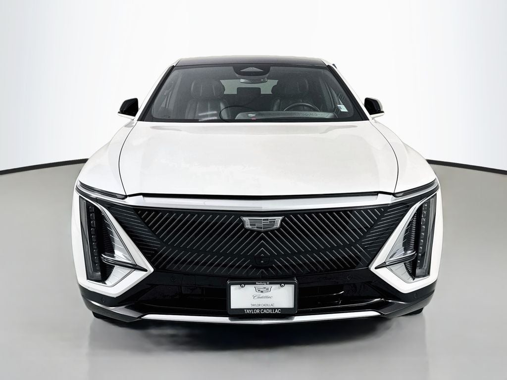 2024 Cadillac LYRIQ Luxury 2