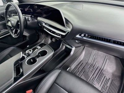 2024 Cadillac LYRIQ Luxury 2