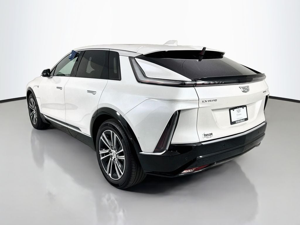 2024 Cadillac LYRIQ Luxury 2