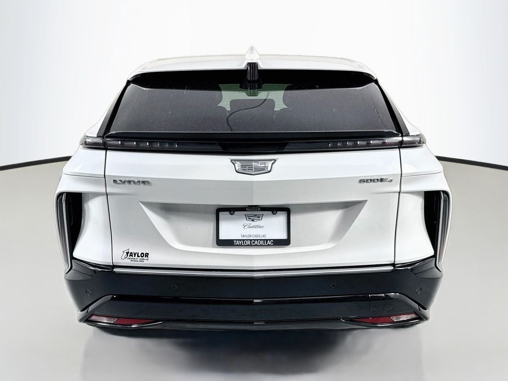 2024 Cadillac LYRIQ Luxury 2