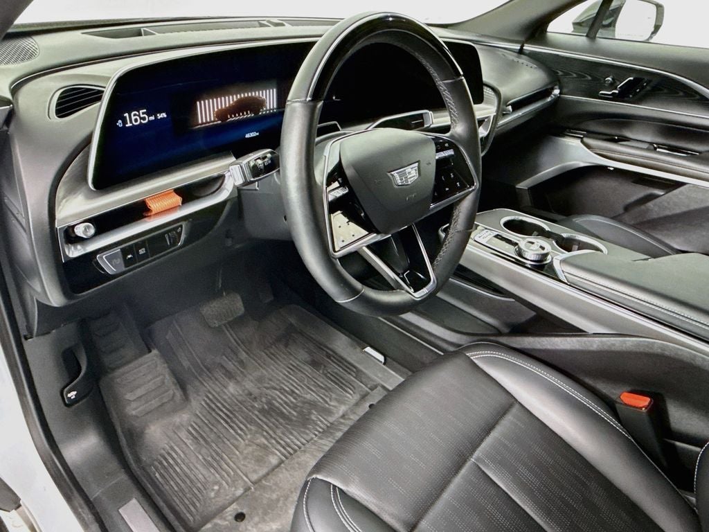 2024 Cadillac LYRIQ Luxury 2