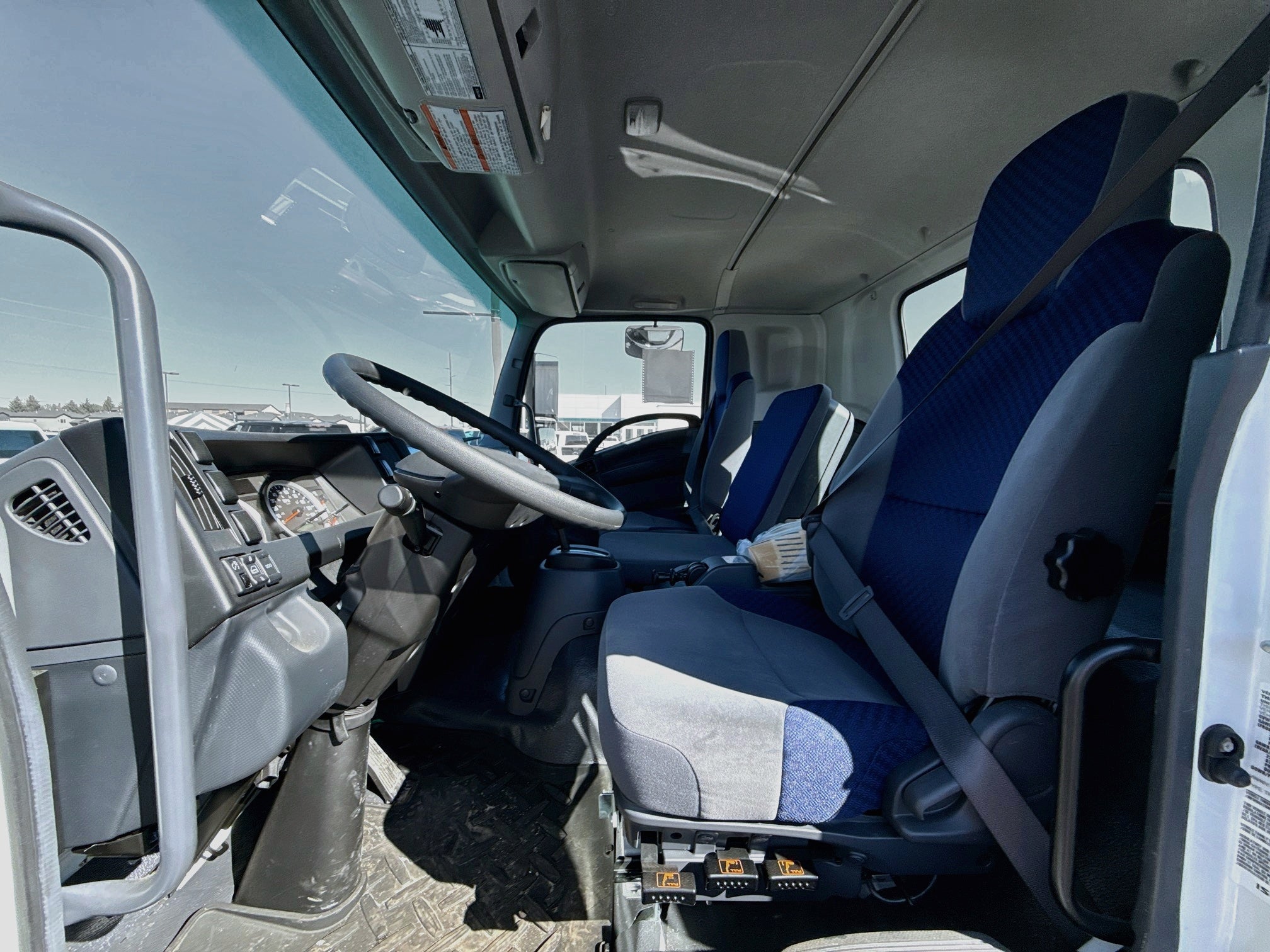 2024 Chevrolet Low Cab Forward 6500 XD MEDIUM ASH GRAY