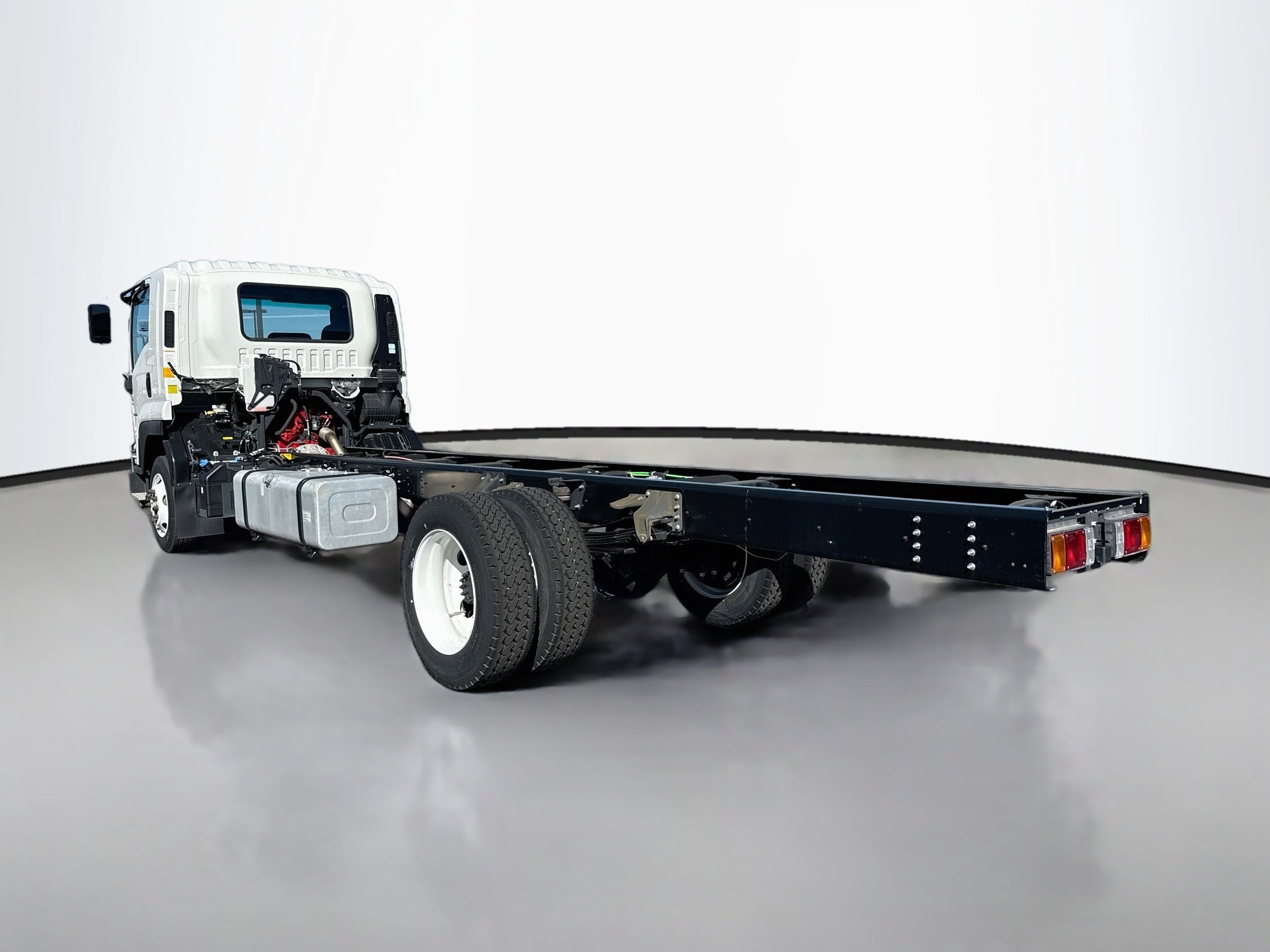 2024 Chevrolet Low Cab Forward 6500 XD MEDIUM ASH GRAY