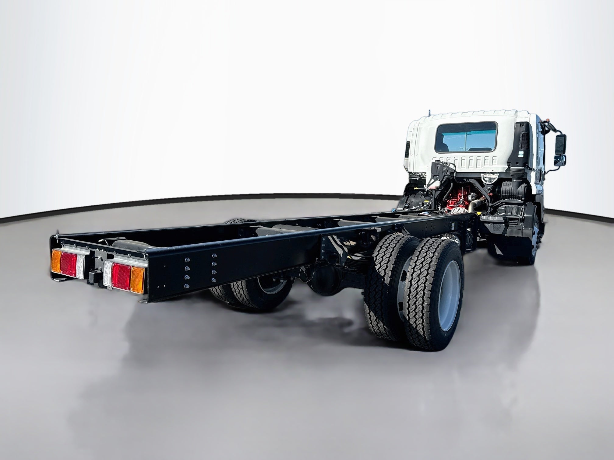2024 Chevrolet Low Cab Forward 6500 XD MEDIUM ASH GRAY